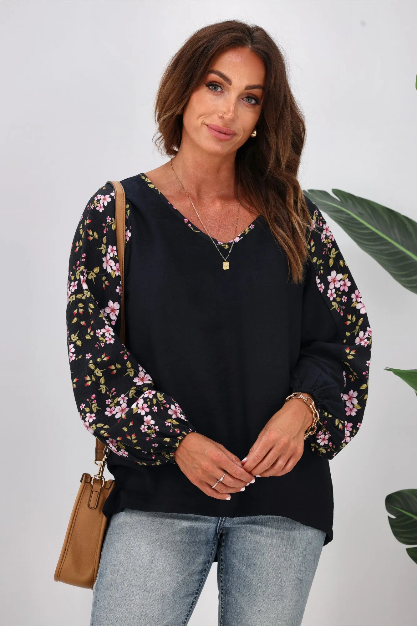 Gloss The Label Yara Split Sleeve Top Enchanted Floral