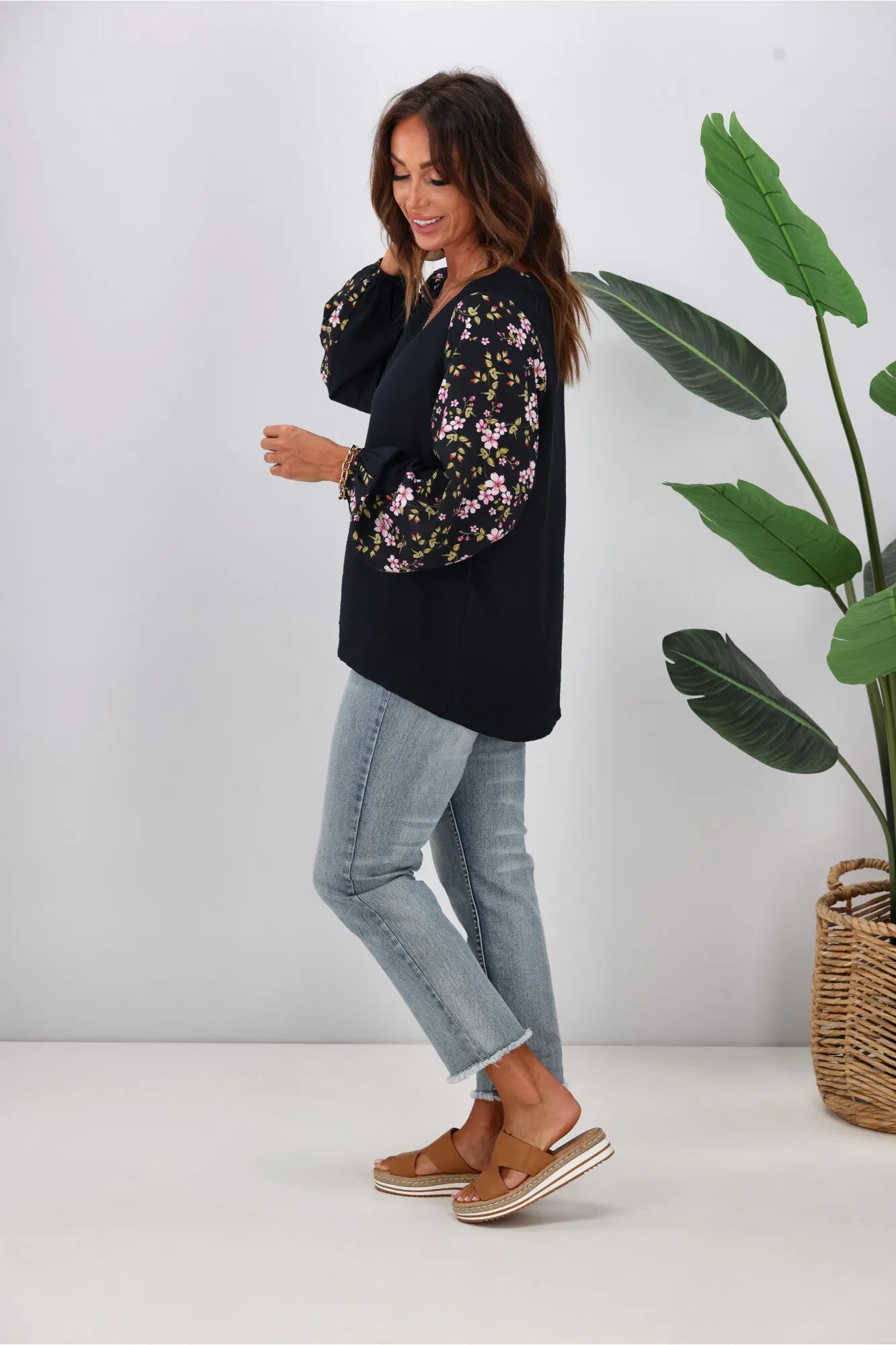 Gloss The Label Yara Split Sleeve Top Enchanted Floral