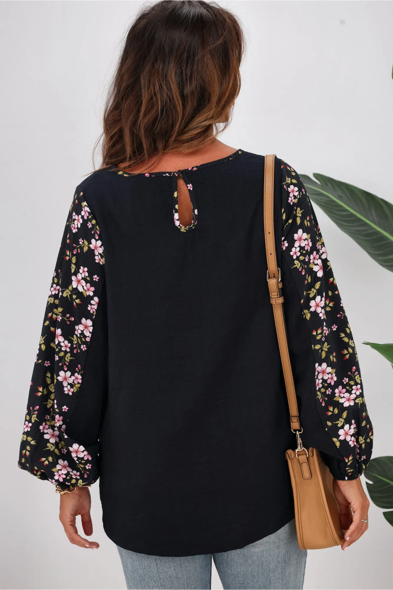 Gloss The Label Yara Split Sleeve Top Enchanted Floral