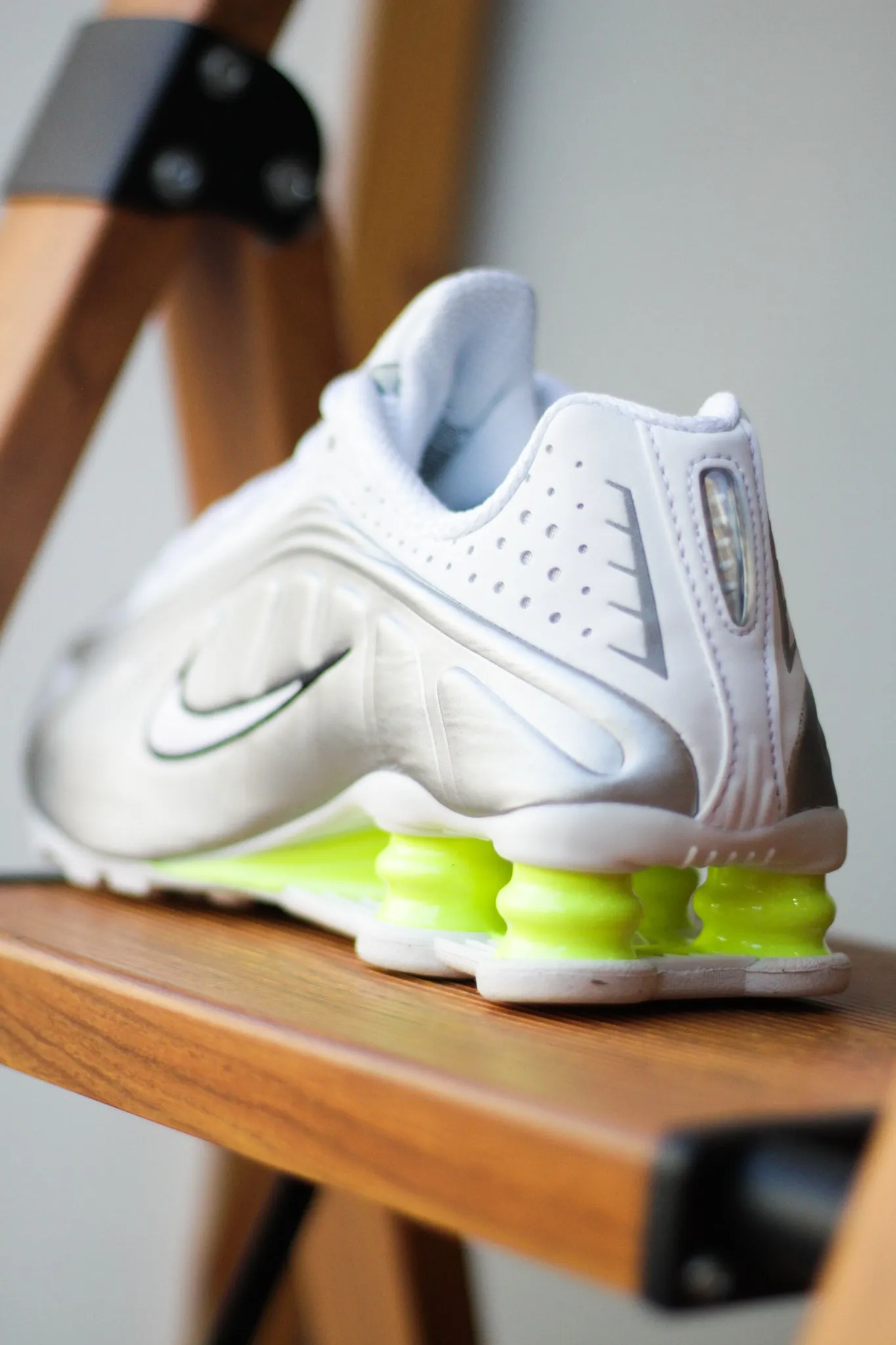 W SHOX R4 WHITE/VOLT