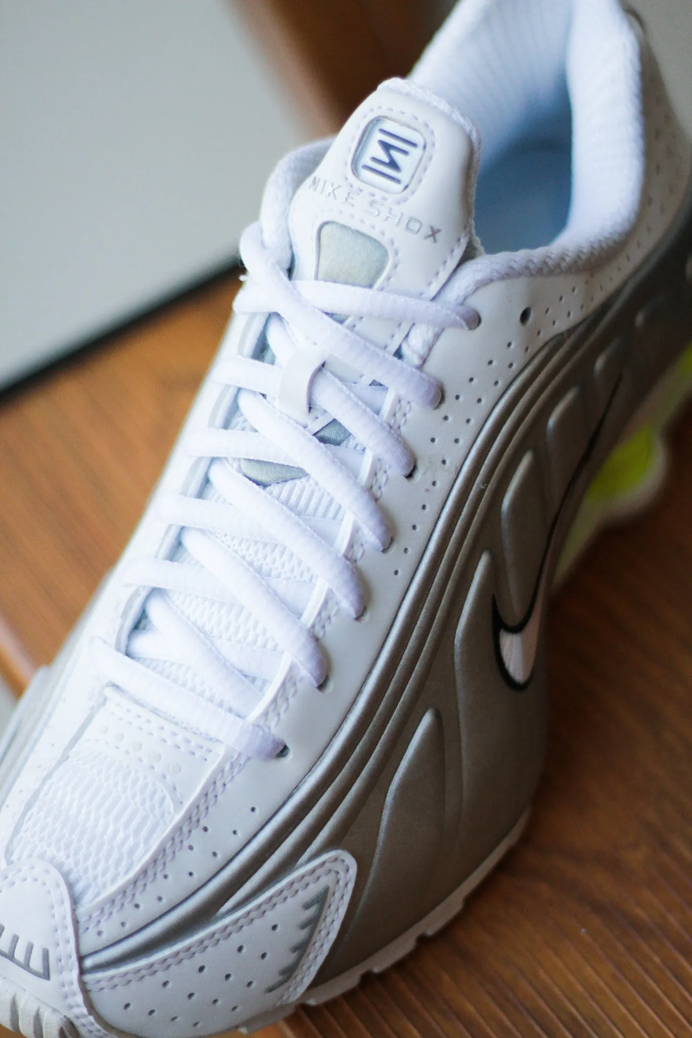 W SHOX R4 WHITE/VOLT