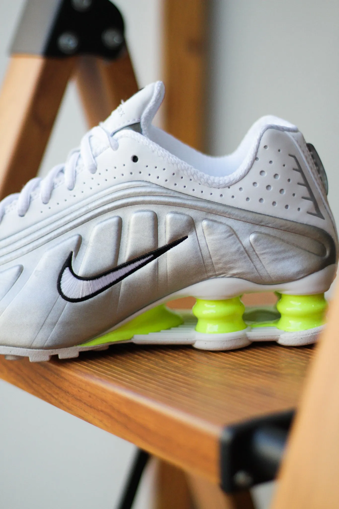 W SHOX R4 WHITE/VOLT